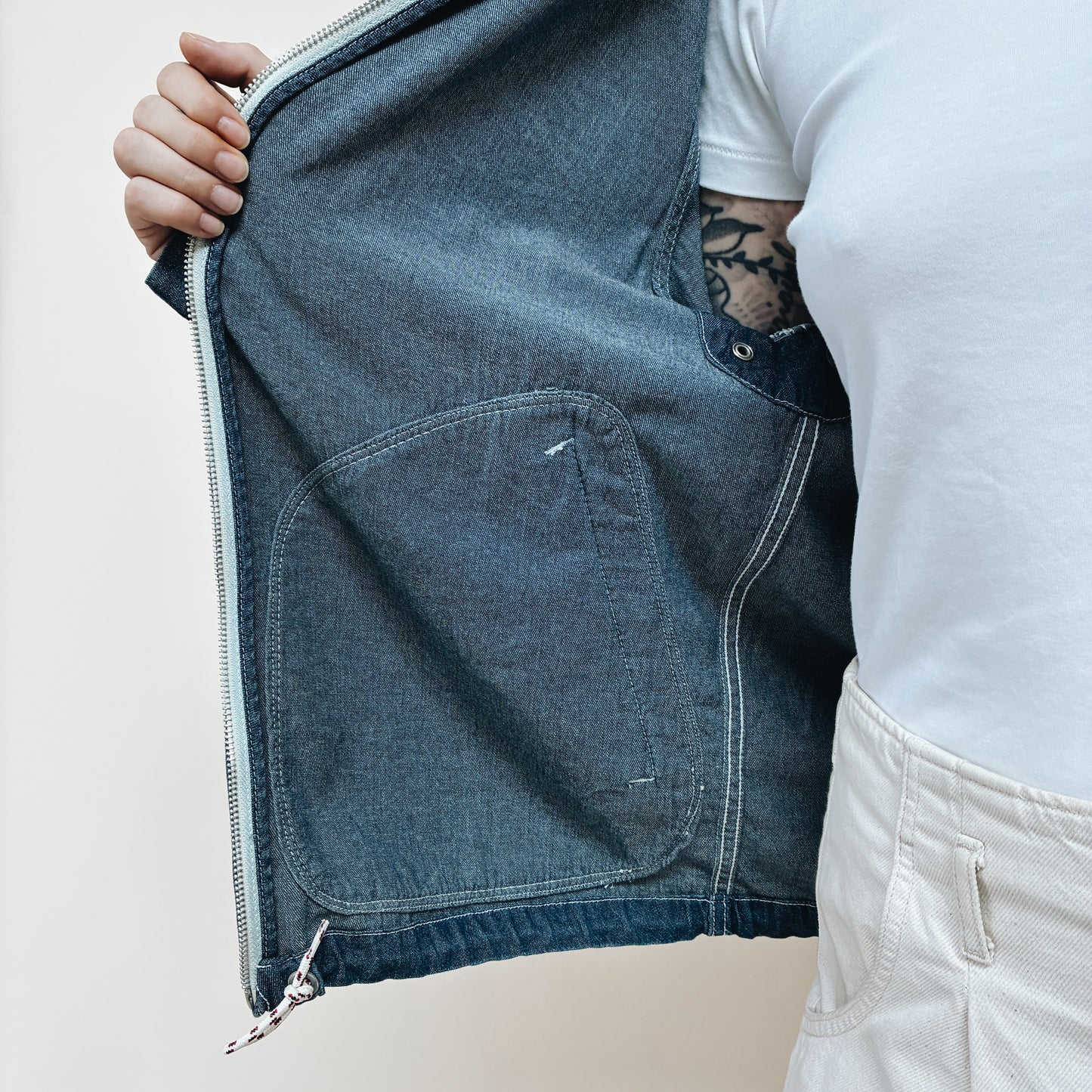 FIDELITY BY GERALD & STEWART HOODED LIGHT DENIM JACKET - M
