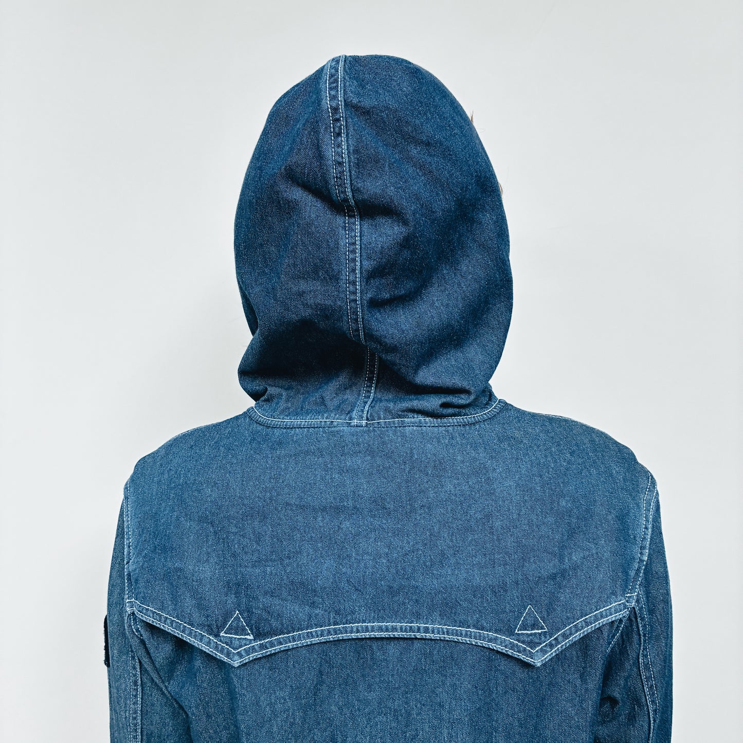 FIDELITY BY GERALD & STEWART HOODED LIGHT DENIM JACKET - M