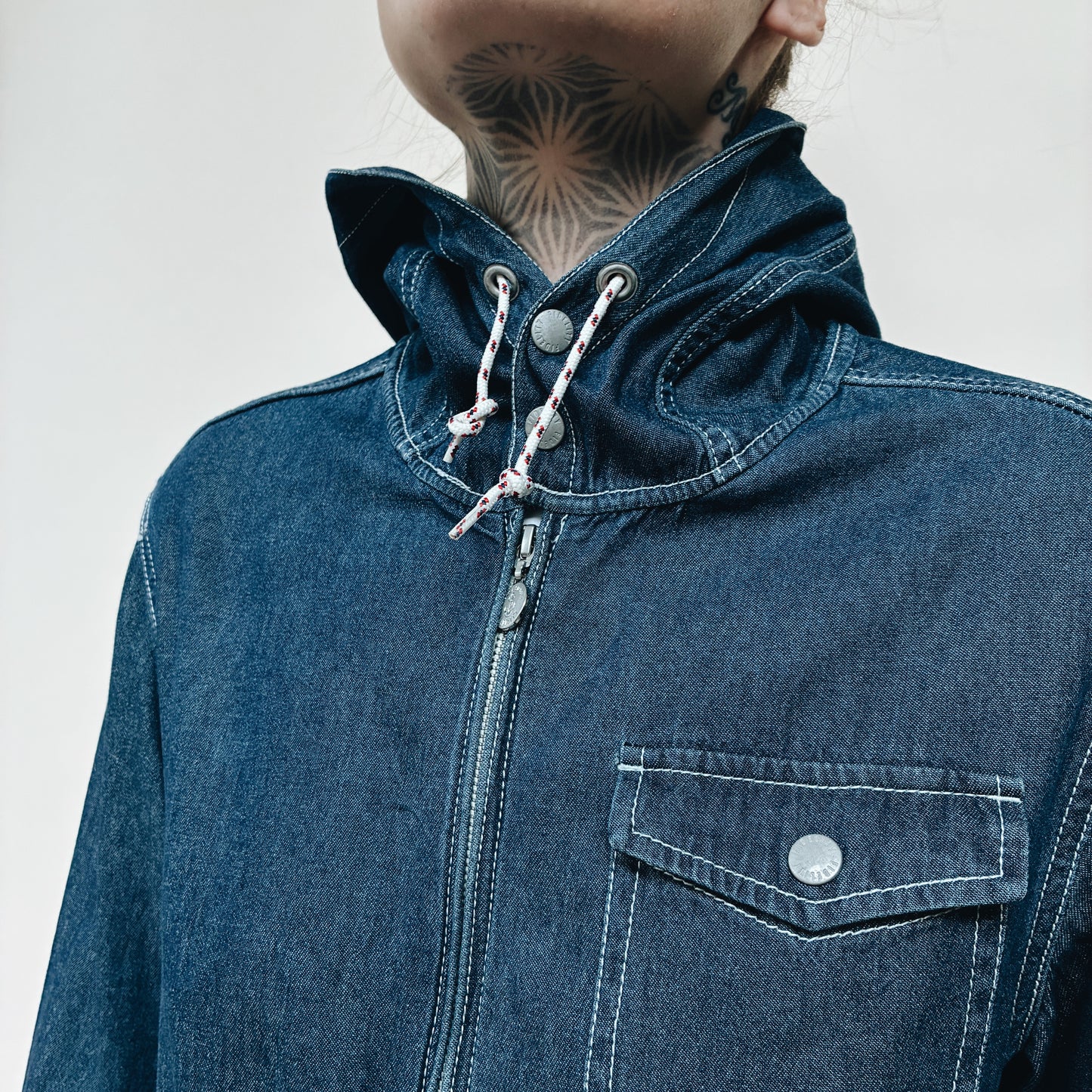 FIDELITY BY GERALD & STEWART HOODED LIGHT DENIM JACKET - M